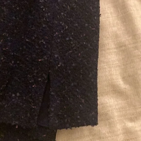 Elie Tahari Navy Tweed Wool Skirt with Asymmetrical Hem. Size 4. - Picture 5 of 9